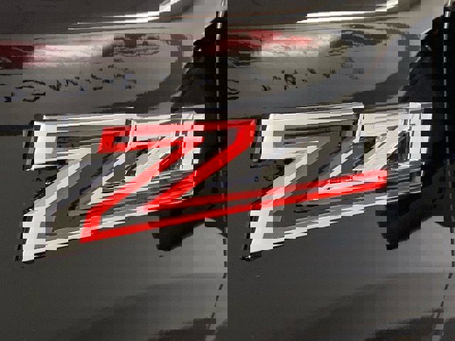 Used 2023 Chevrolet Silverado 1500 RST w/ Z71 Off-Road Package AWD/4WD image 15