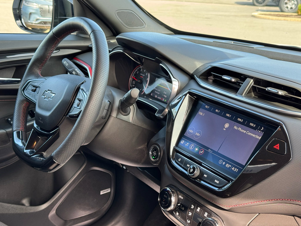 Used 2022 Chevrolet TrailBlazer RS w/ Technology Package AWD/4WD image 13