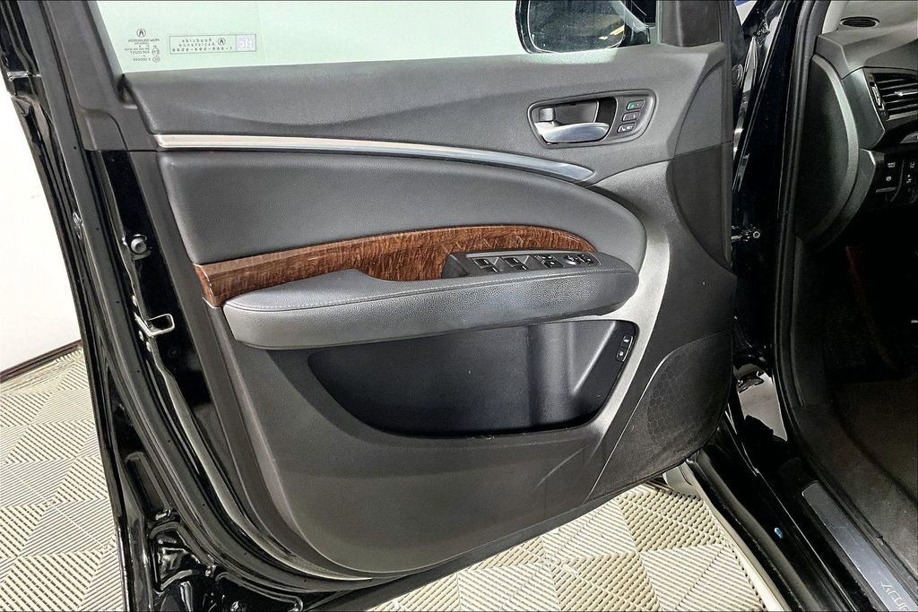 Used 2018 Acura MDX FWD image 18
