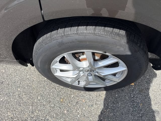 Used 2018 Volvo XC60 T5 Momentum w/ Vision Package AWD/4WD image 18