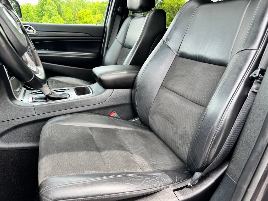 Used 2020 Jeep Grand Cherokee Altitude AWD/4WD image 15