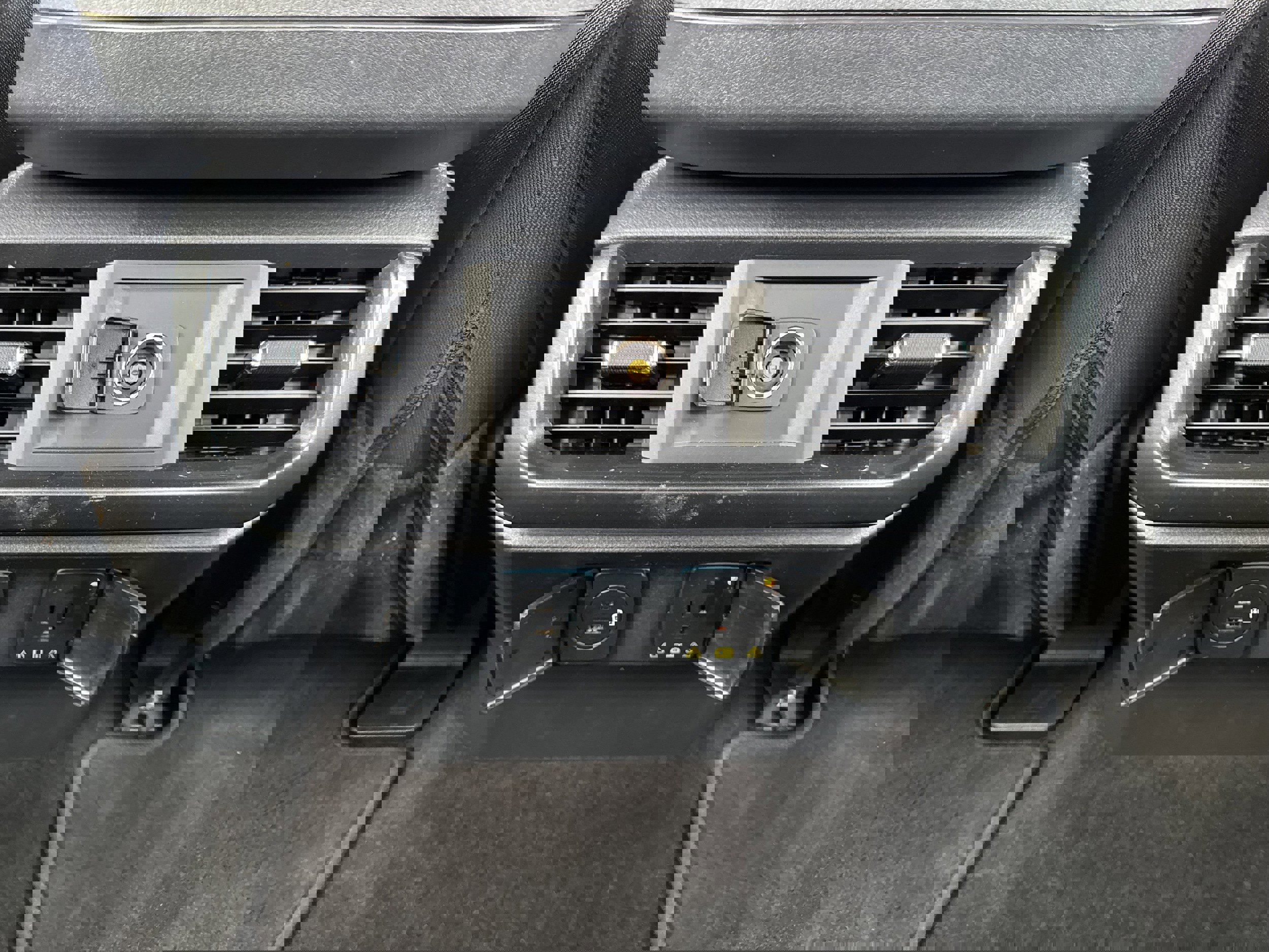 Certified 2022 Ford F150 XLT w/ Equipment Group 302A High image 31