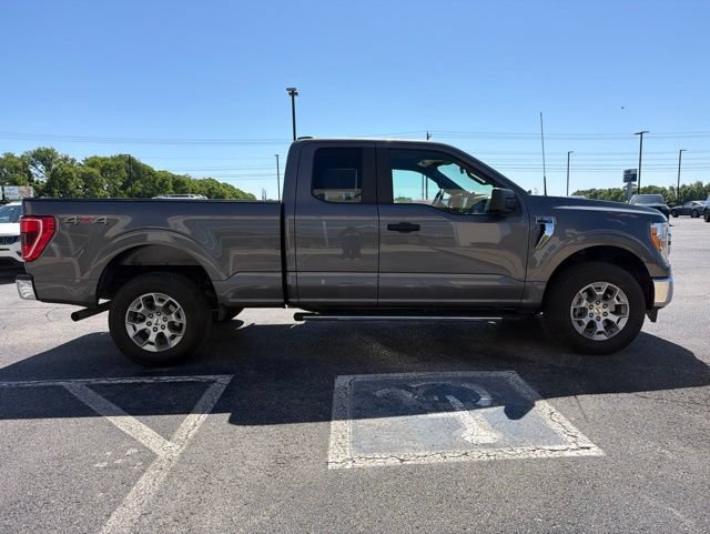Certified 2022 Ford F150 XLT w/ Bed Utility Package AWD/4WD image 4