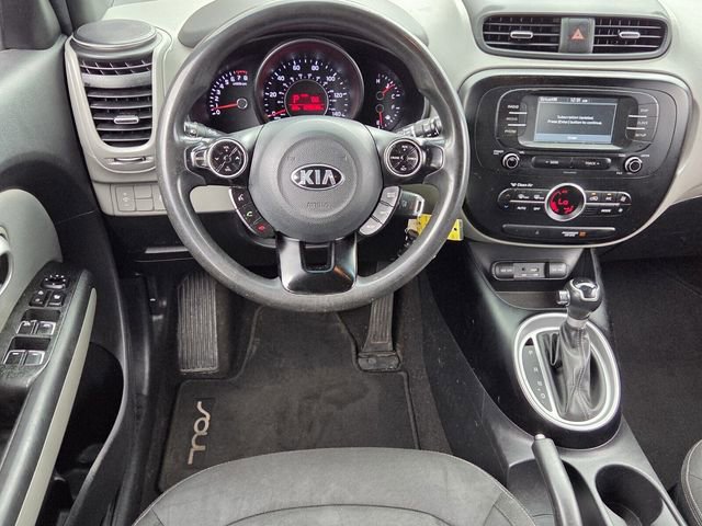 Used 2017 Kia Soul + FWD image 11