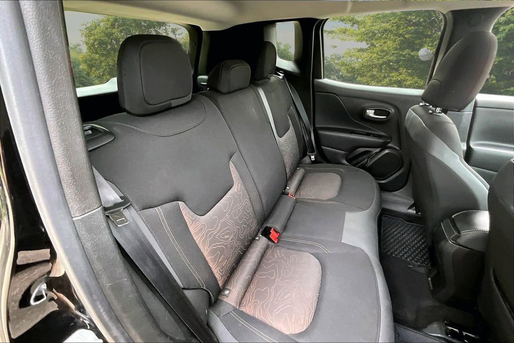 Used 2023 Jeep Renegade Latitude AWD/4WD image 26