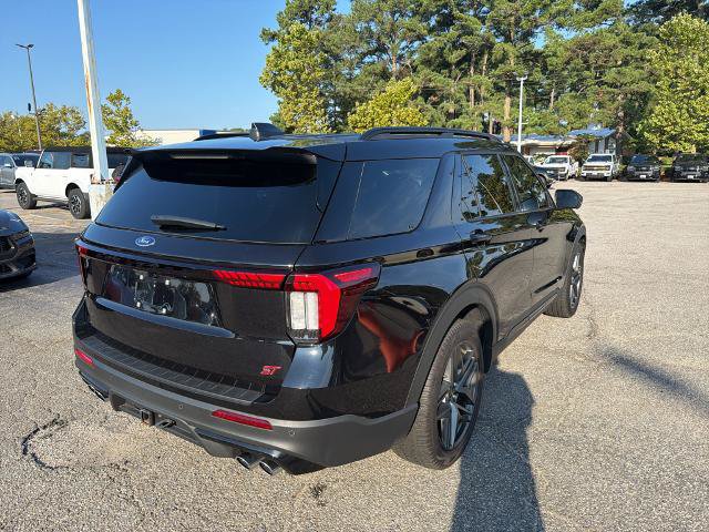 Certified 2025 Ford Explorer ST AWD/4WD image 5