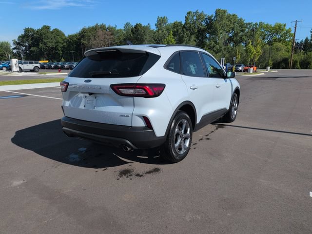 Certified 2025 Ford Escape ST-Line Select AWD/4WD image 7