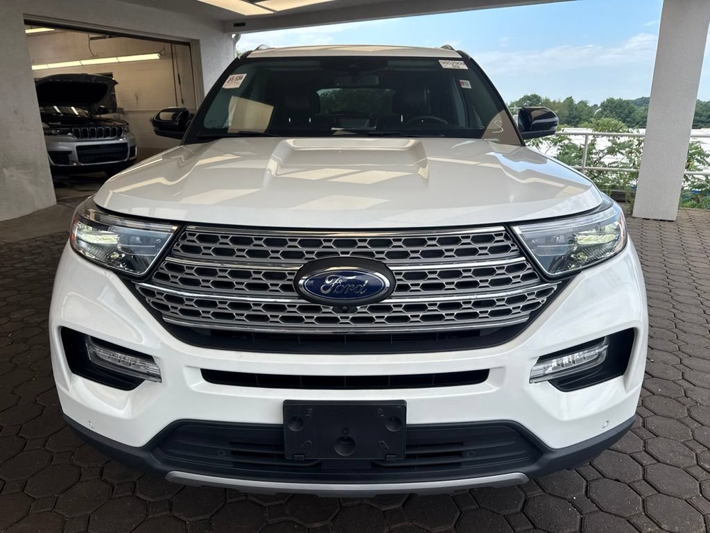Certified 2022 Ford Explorer Limited w/ Limited Technology Package AWD/4WD image 2