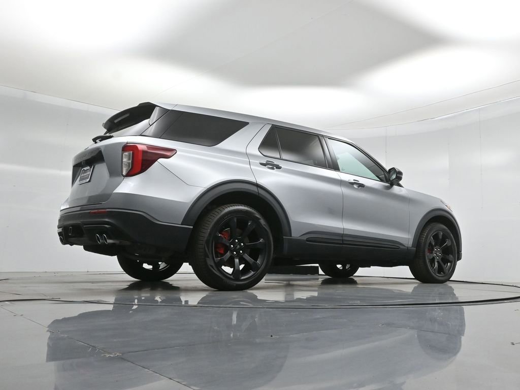 Certified 2022 Ford Explorer ST w/ Equipment Group 401A image 16