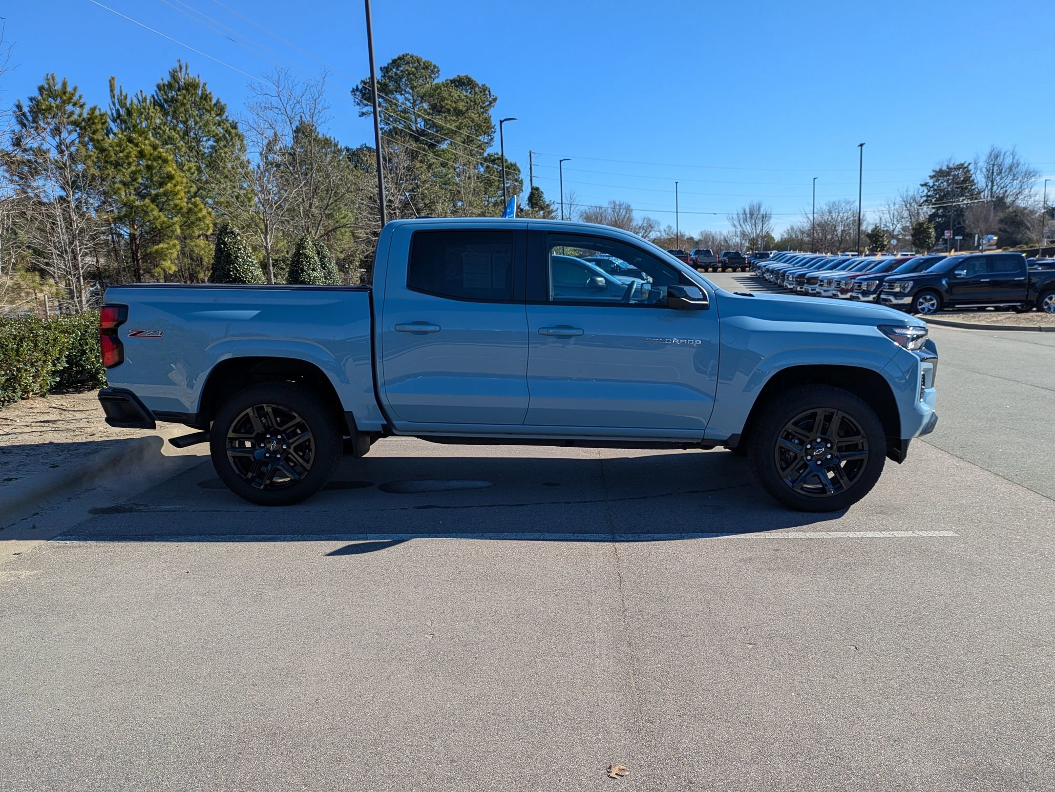 Used 2025 Chevrolet Colorado Z71 w/ Technology Package image 7
