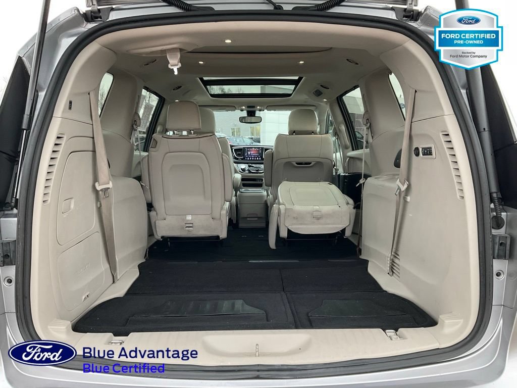 Used 2020 Chrysler Pacifica Limited FWD image 23