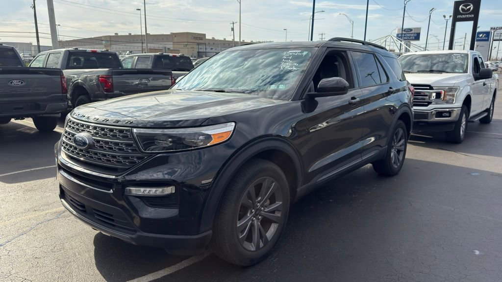 Certified 2023 Ford Explorer XLT w/ Equipment Group 202A image 6