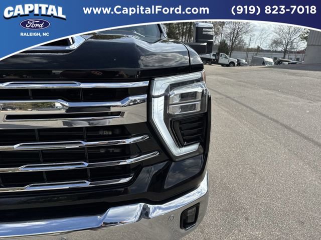 Used 2025 Chevrolet Silverado 2500 LTZ w/ LTZ Premium Package image 11