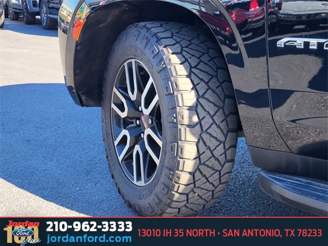 Used 2022 GMC Yukon XL AT4 image 34