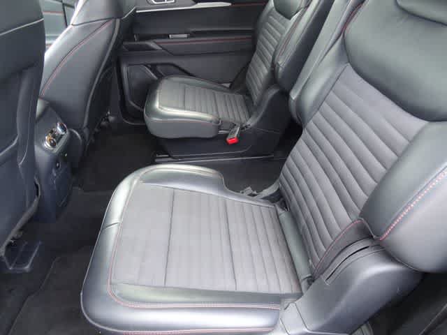 Certified 2025 Ford Explorer ST-Line AWD/4WD image 8