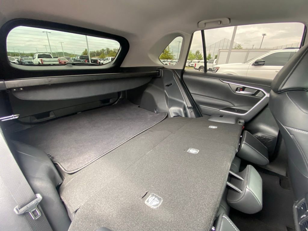 Used 2025 Toyota RAV4 XLE Premium FWD image 28