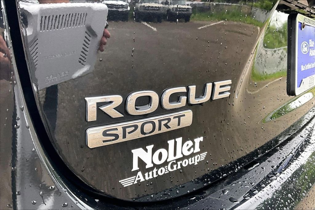 Used 2019 Nissan Rogue Sport SV w/ Technology Package FWD image 8