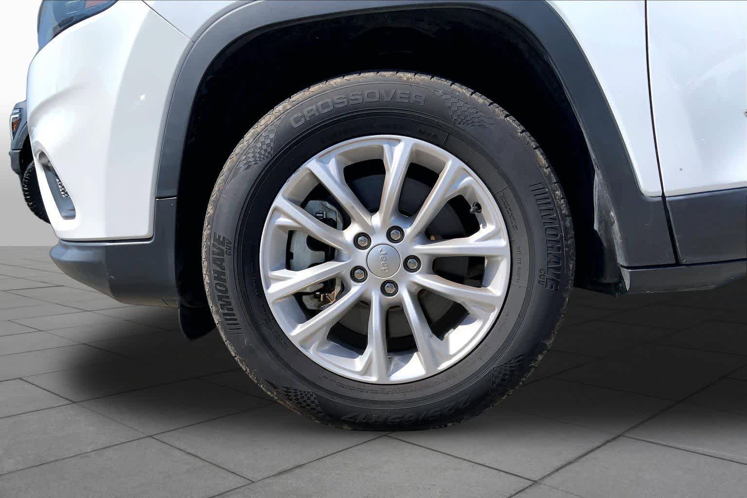 Used 2022 Jeep Cherokee Latitude Lux AWD/4WD image 21