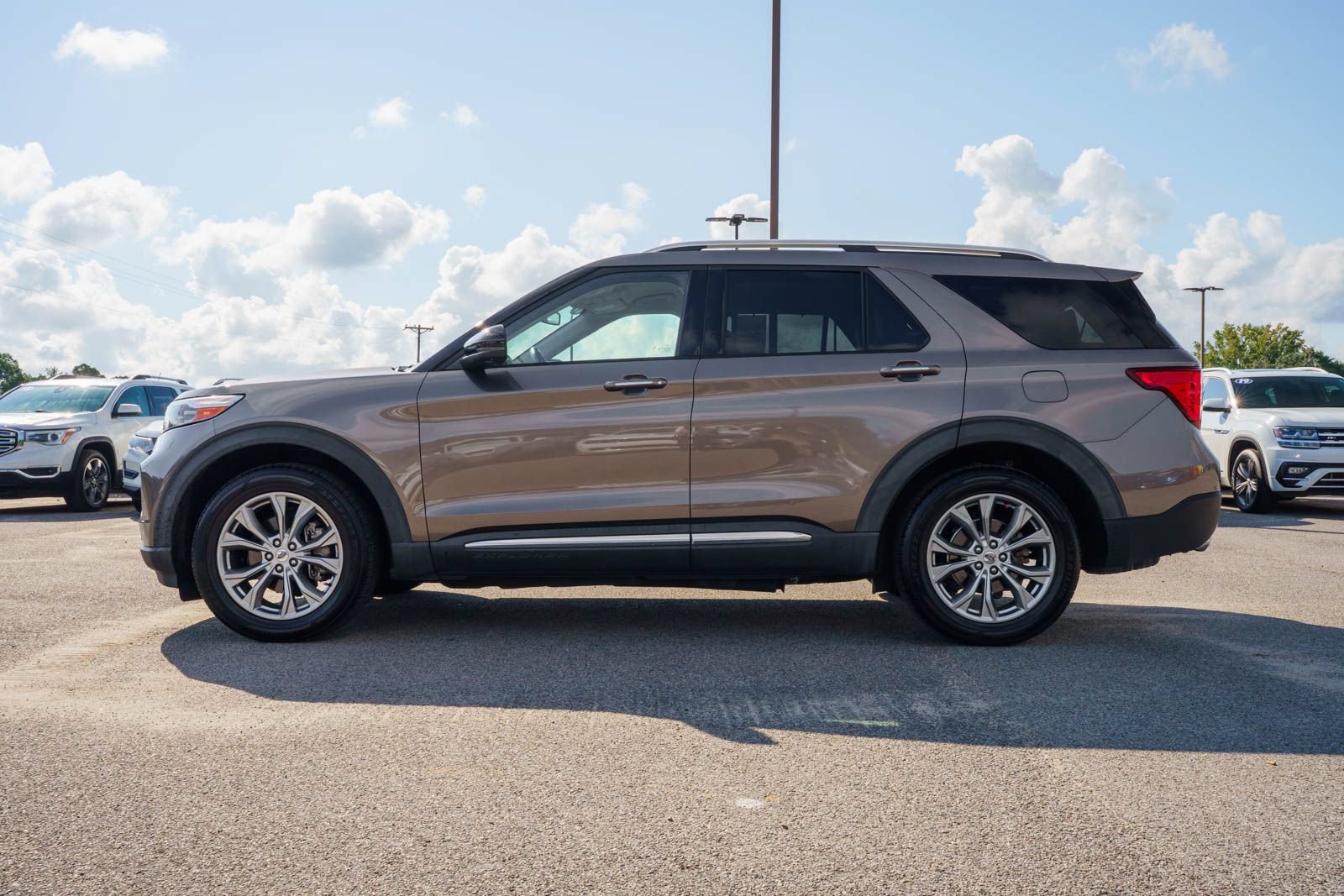 Certified 2021 Ford Explorer Limited AWD/4WD image 4