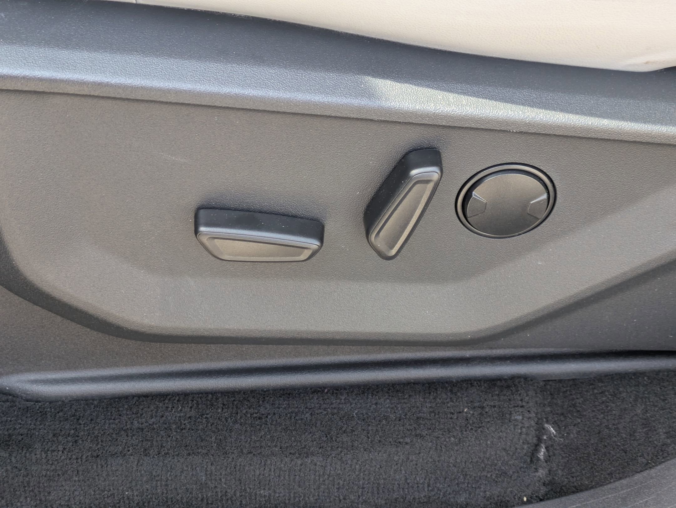 Certified 2025 Ford Expedition Platinum w/ Driver's Package image 17