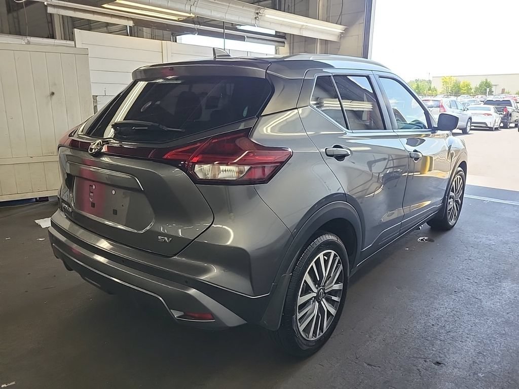 Used 2024 Nissan Kicks SV FWD image 3