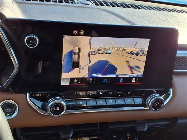 Used 2024 GMC Canyon AT4 w/ Technology Package image 7