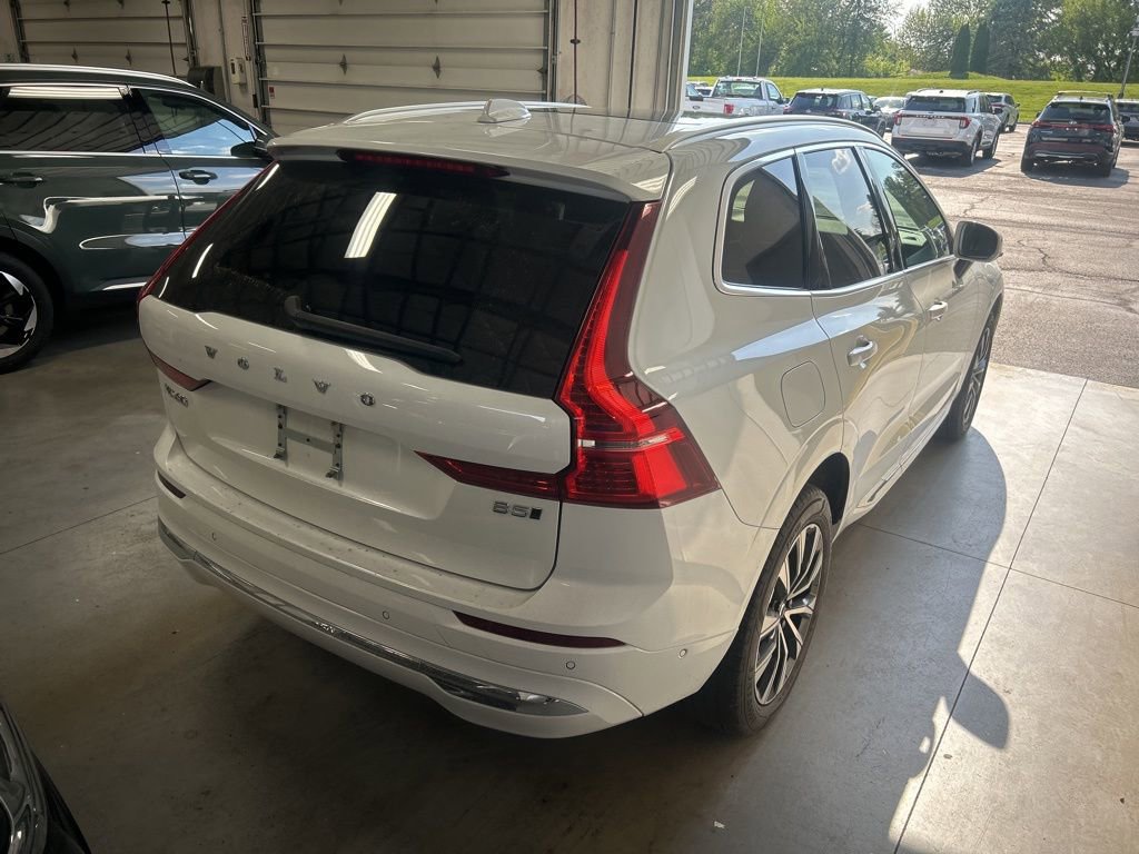 Used 2023 Volvo XC60 B5 Plus AWD/4WD image 7