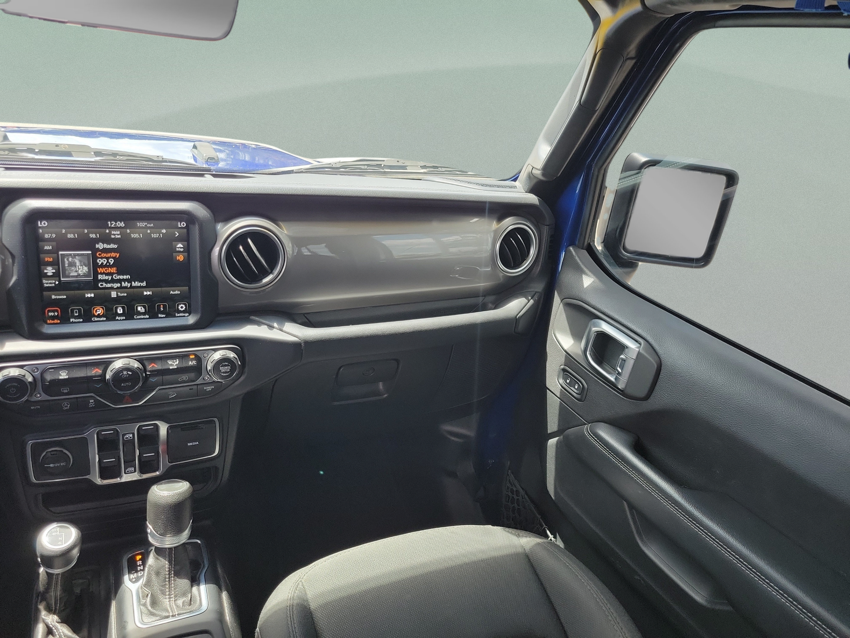 Used 2020 Jeep Wrangler Unlimited Sahara w/ Uconnect 4C Nav & Sound Group AWD/4WD image 9