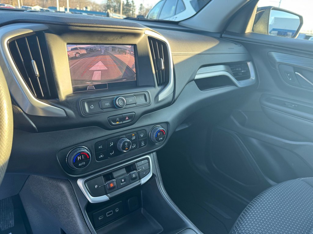 Used 2023 GMC Terrain SLE w/ Driver Convenience Package image 30