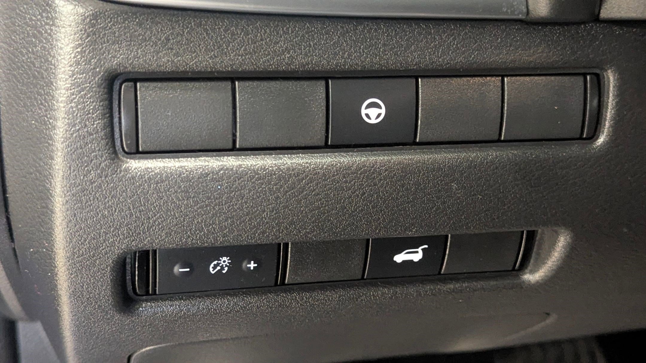 Used 2021 Nissan Rogue SV w/ Premium Package image 18