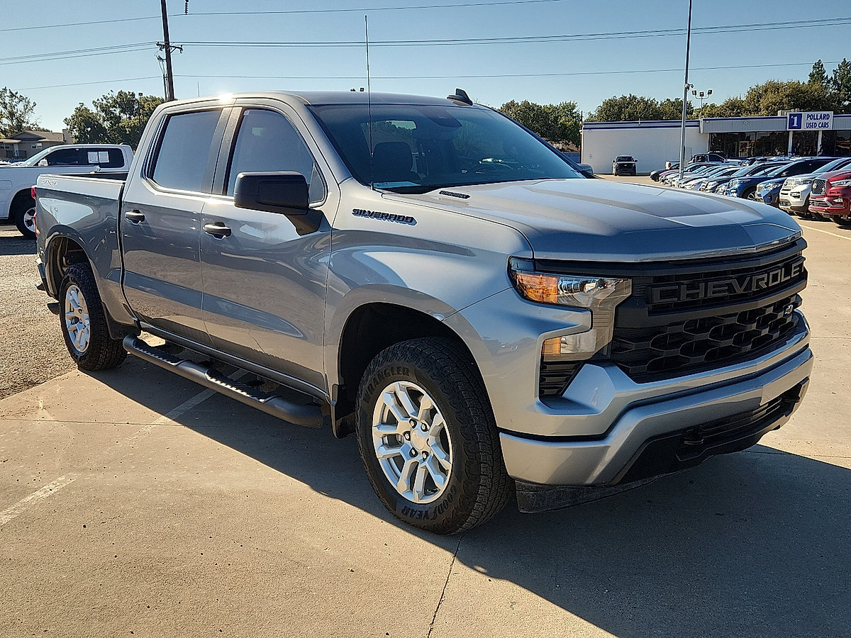 Used 2025 Chevrolet Silverado 1500 Custom w/ Turbomax Blackout Package AWD/4WD image 6