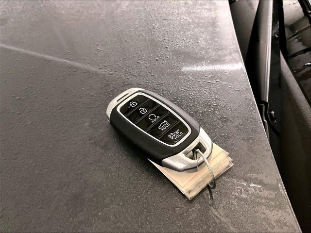 Used 2023 Hyundai Elantra SEL FWD image 9