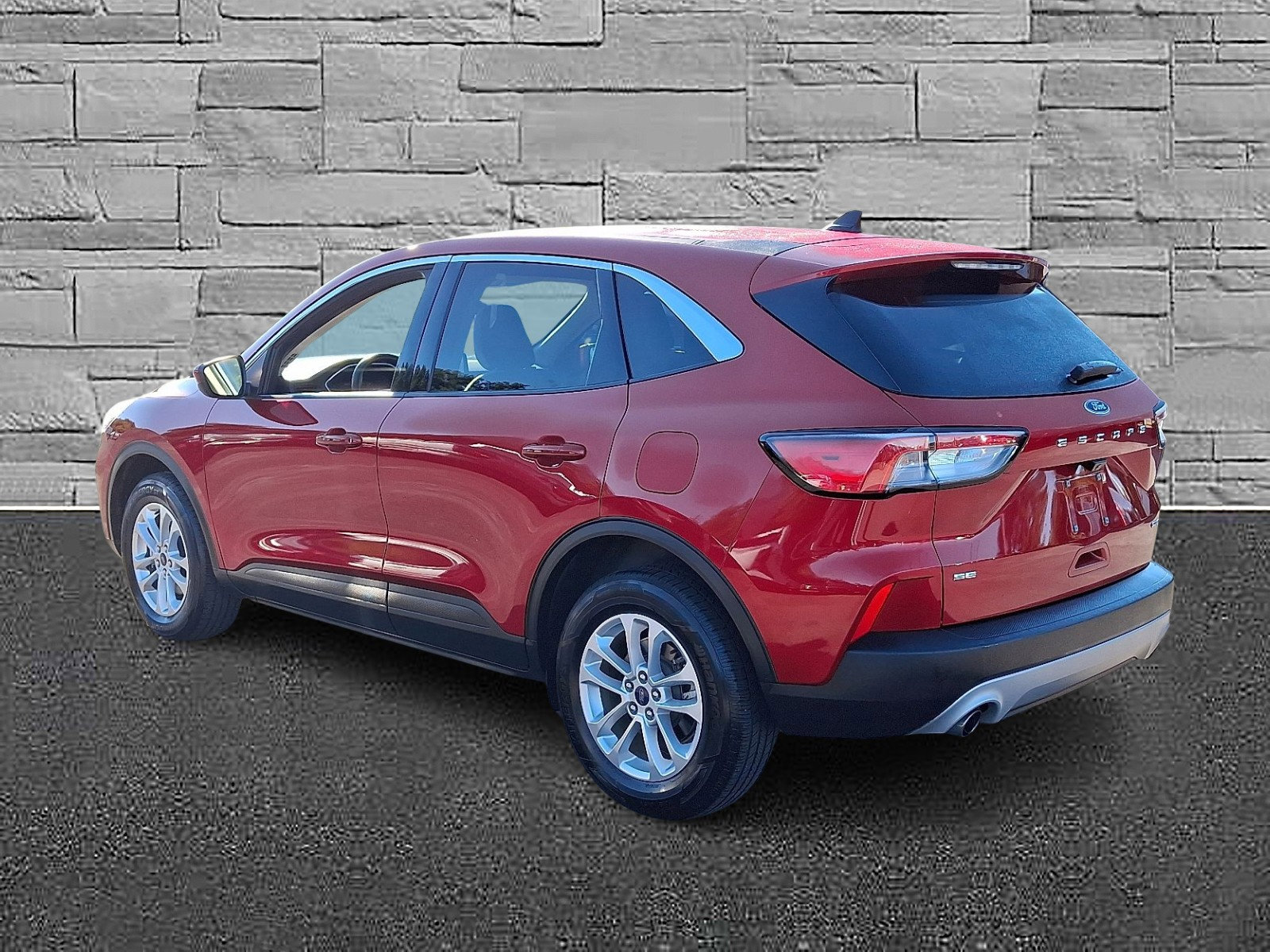 Certified 2020 Ford Escape SE image 7
