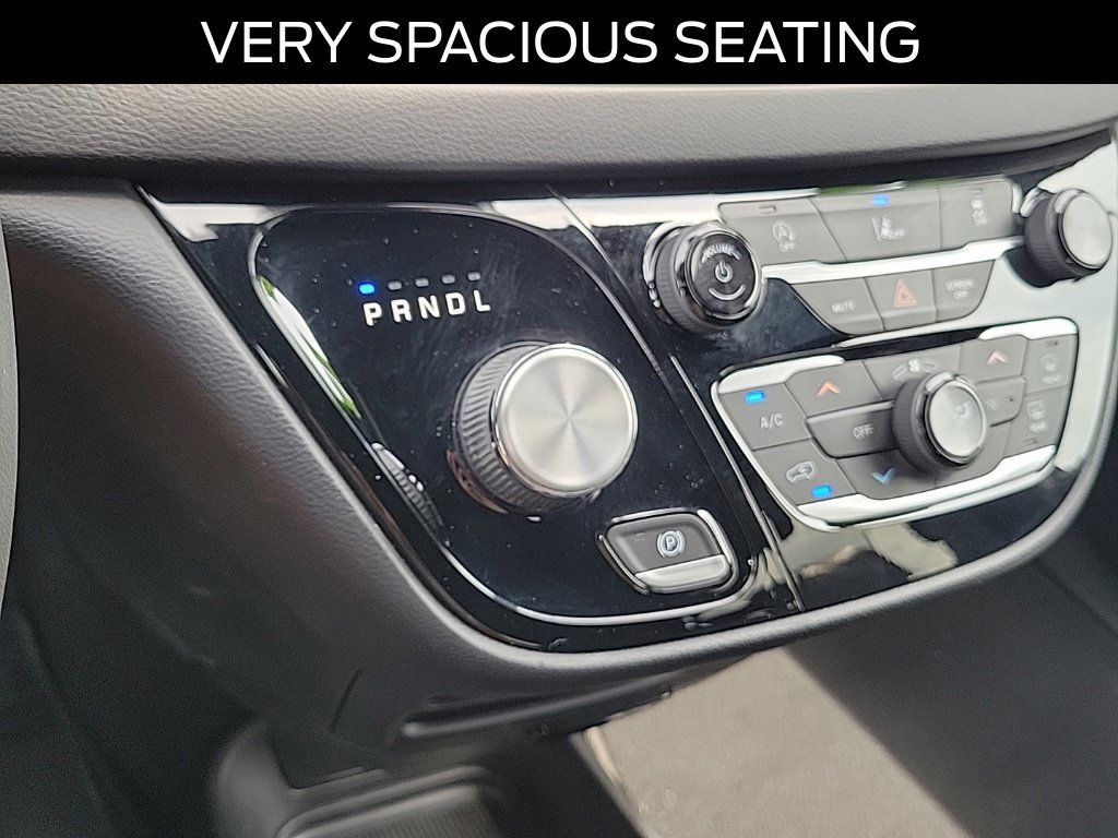 Used 2022 Chrysler Pacifica Touring-L w/ S Appearance Package FWD image 30