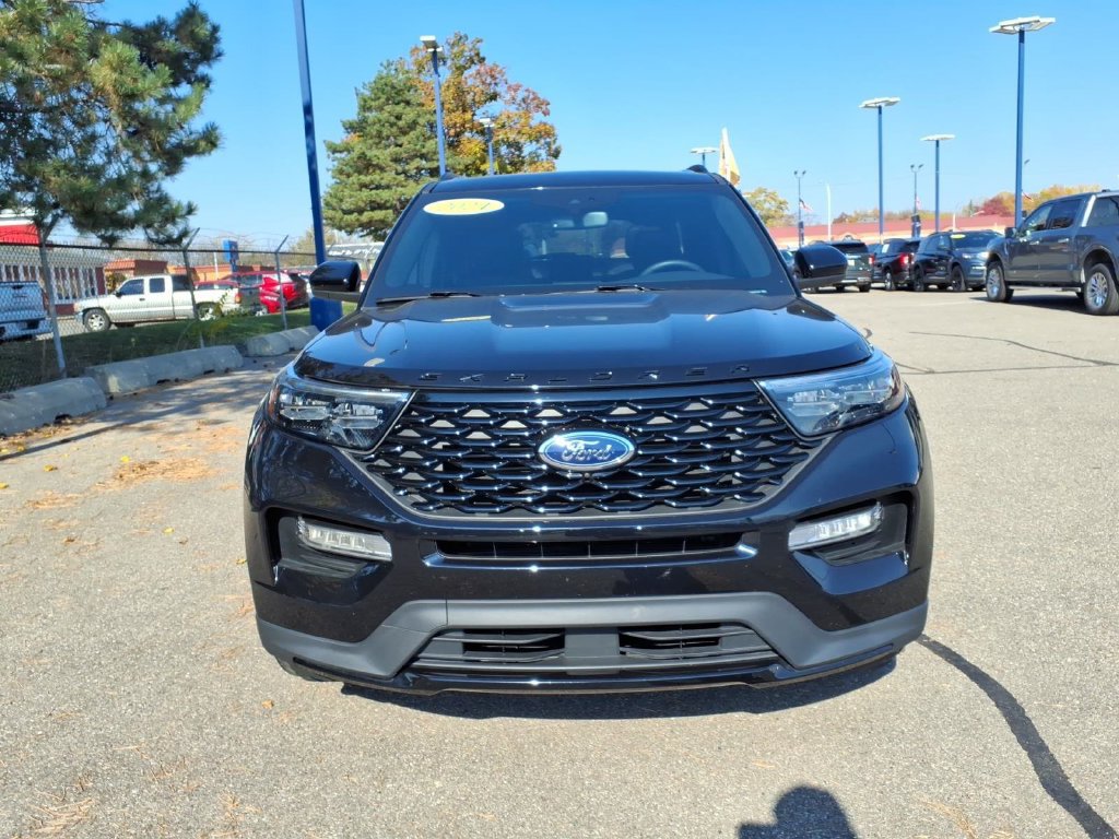 Certified 2024 Ford Explorer ST-Line w/ Class IV Trailer Tow Package AWD/4WD image 3