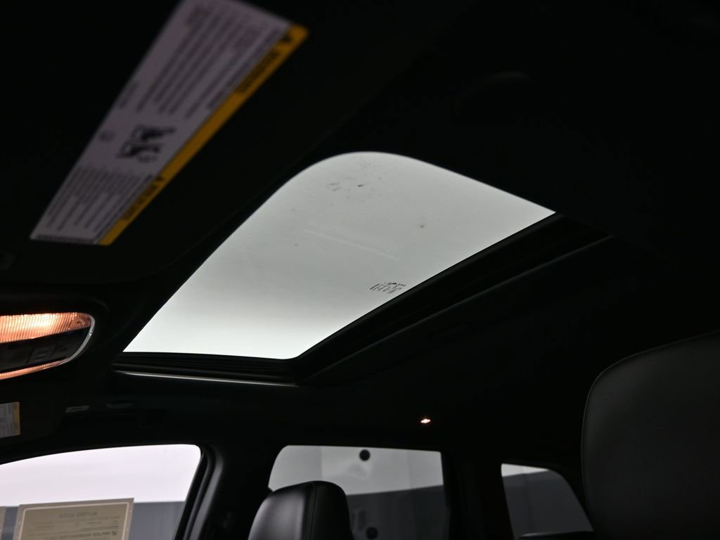 Used 2022 Jeep Grand Cherokee Limited w/ Tech Group image 10