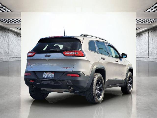 Used 2018 Jeep Cherokee Trailhawk w/ Comfort/Convenience Group AWD/4WD image 6