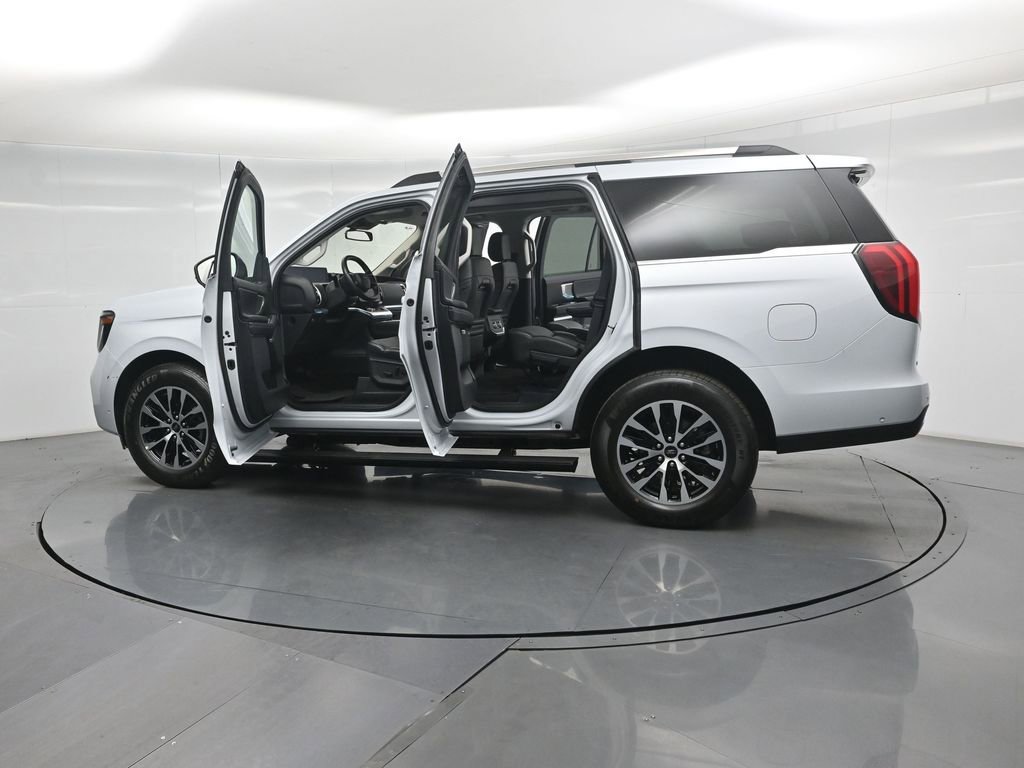 Certified 2025 Ford Expedition Platinum AWD/4WD image 34