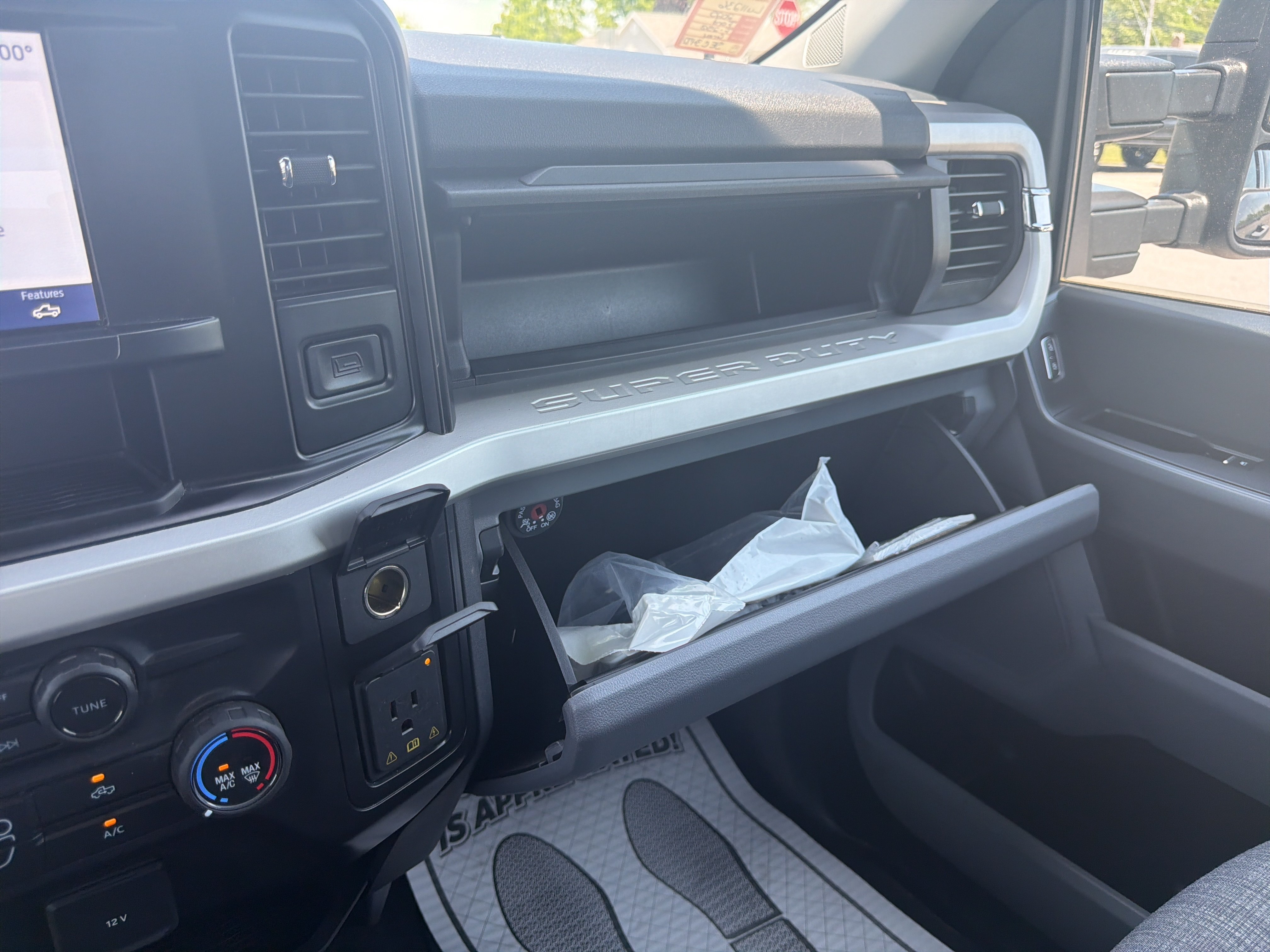 Certified 2025 Ford F250 XLT AWD/4WD image 29