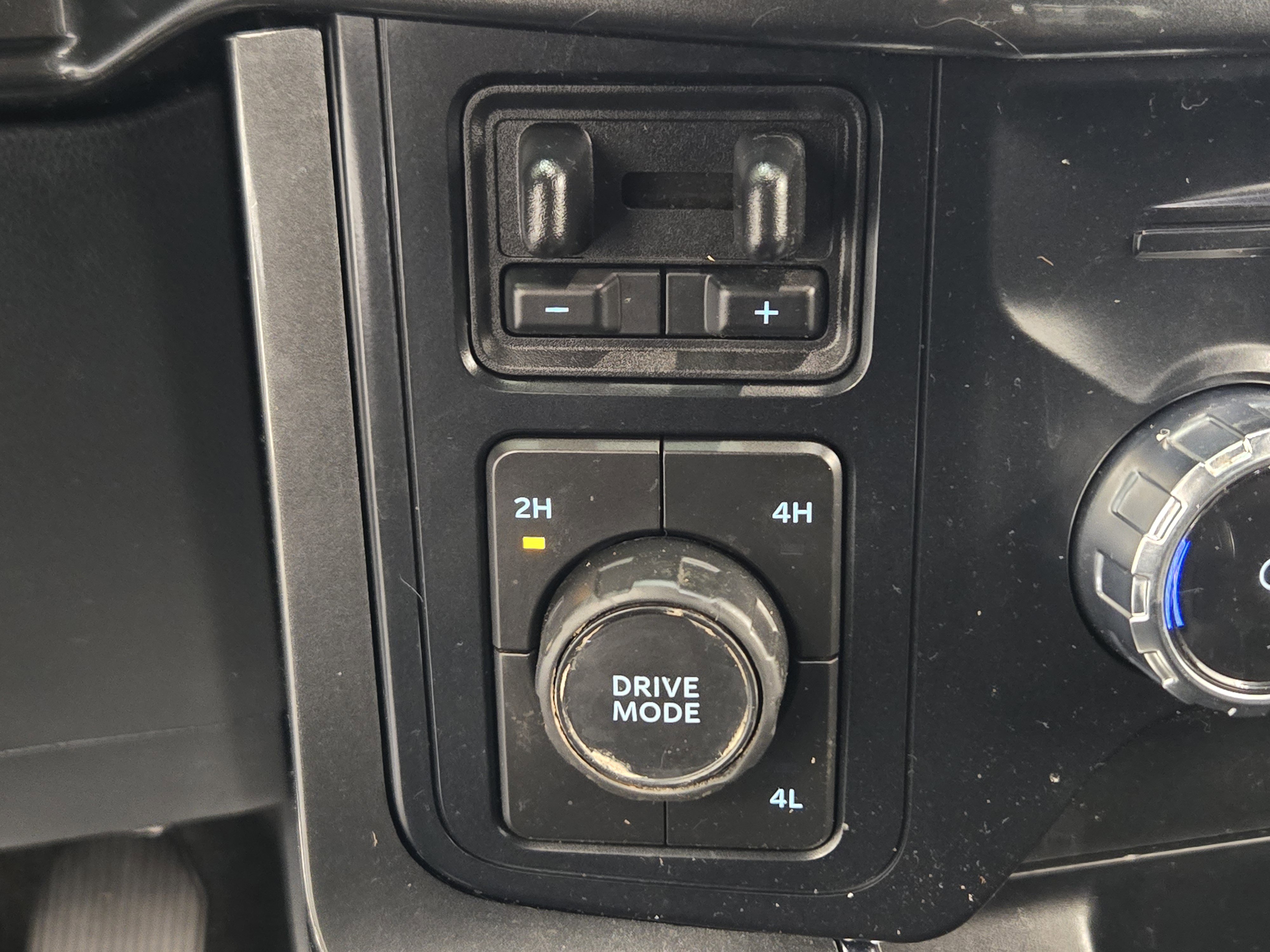 Certified 2022 Ford F150 XLT w/ Equipment Group 302A High image 19