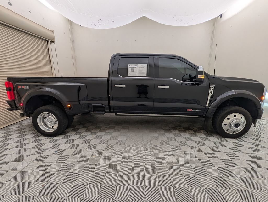 Certified 2025 Ford F450 Platinum w/ Platinum Plus Package image 2