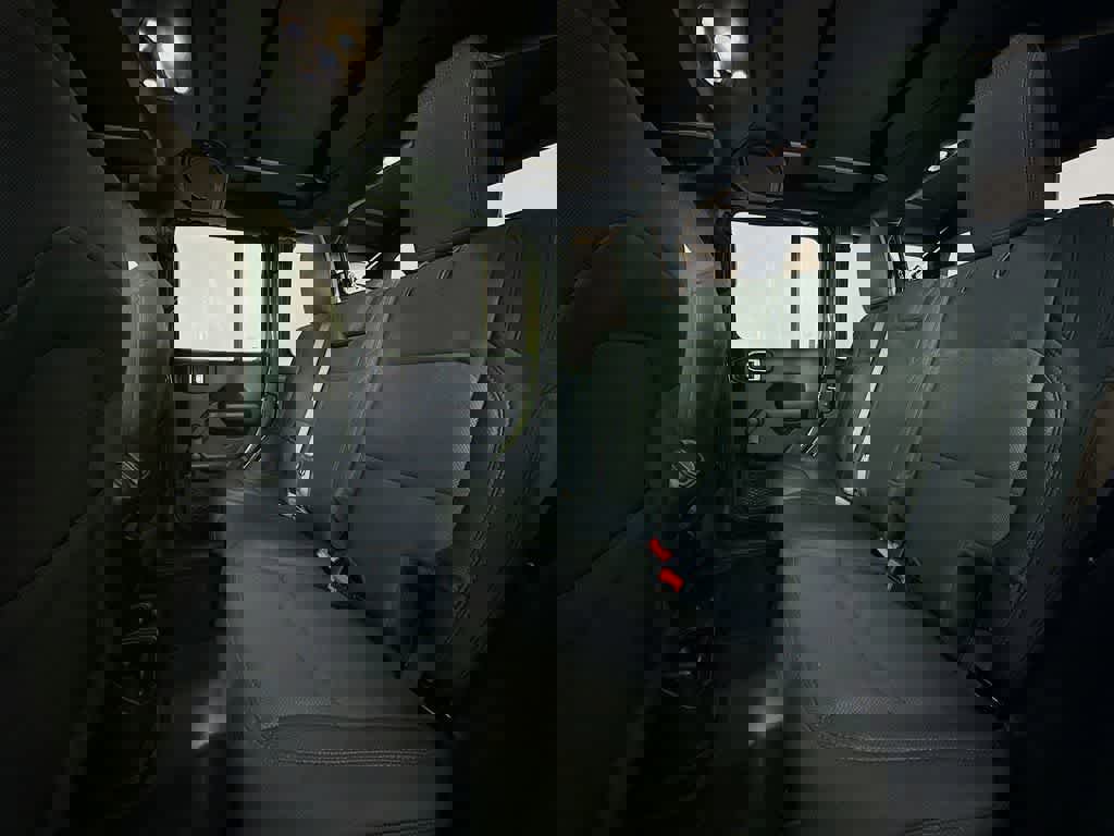 Used 2021 Jeep Wrangler Unlimited Sport image 17