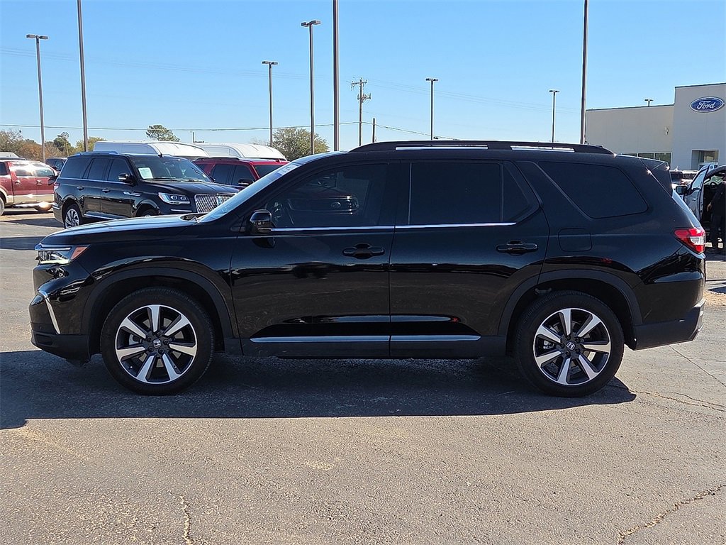 Used 2025 Honda Pilot Elite image 2