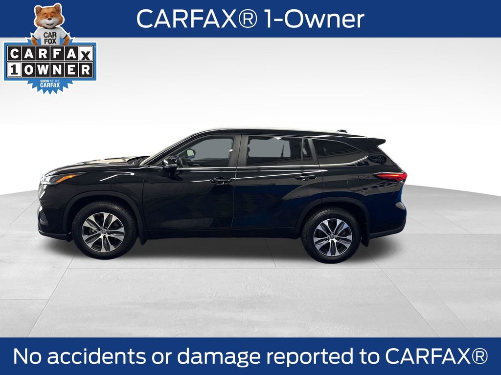 Used 2023 Toyota Highlander XLE AWD/4WD image 3
