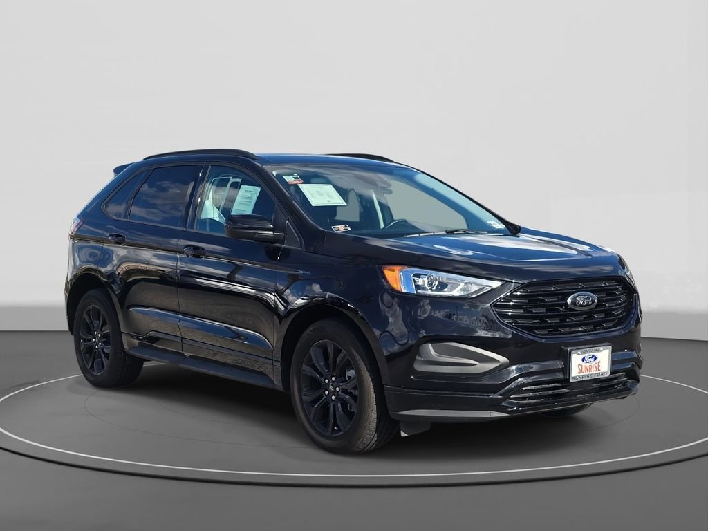 Certified 2024 Ford Edge SE w/ Black Appearance Package image 4