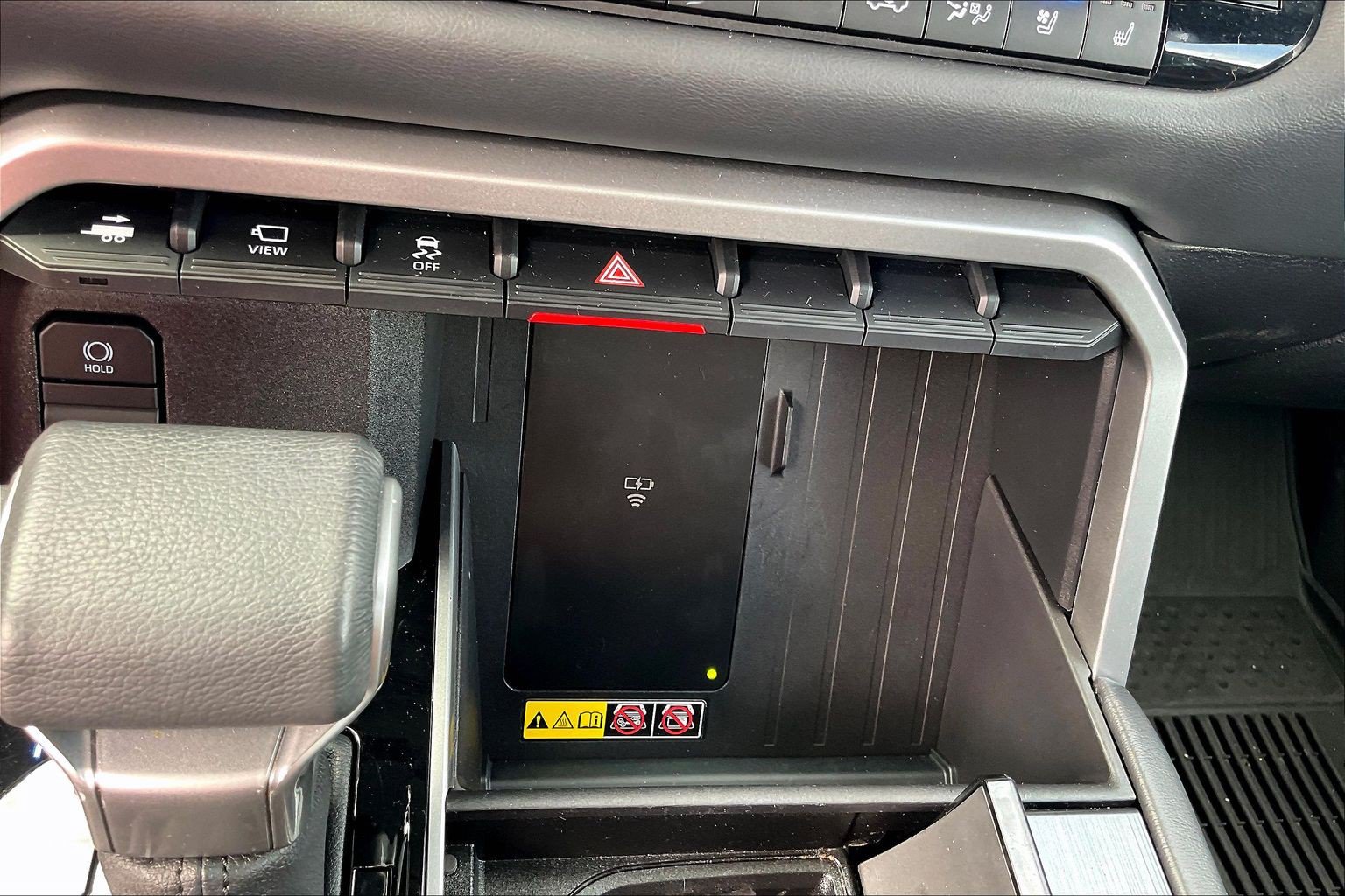 Used 2025 Toyota Sequoia Platinum AWD/4WD image 32