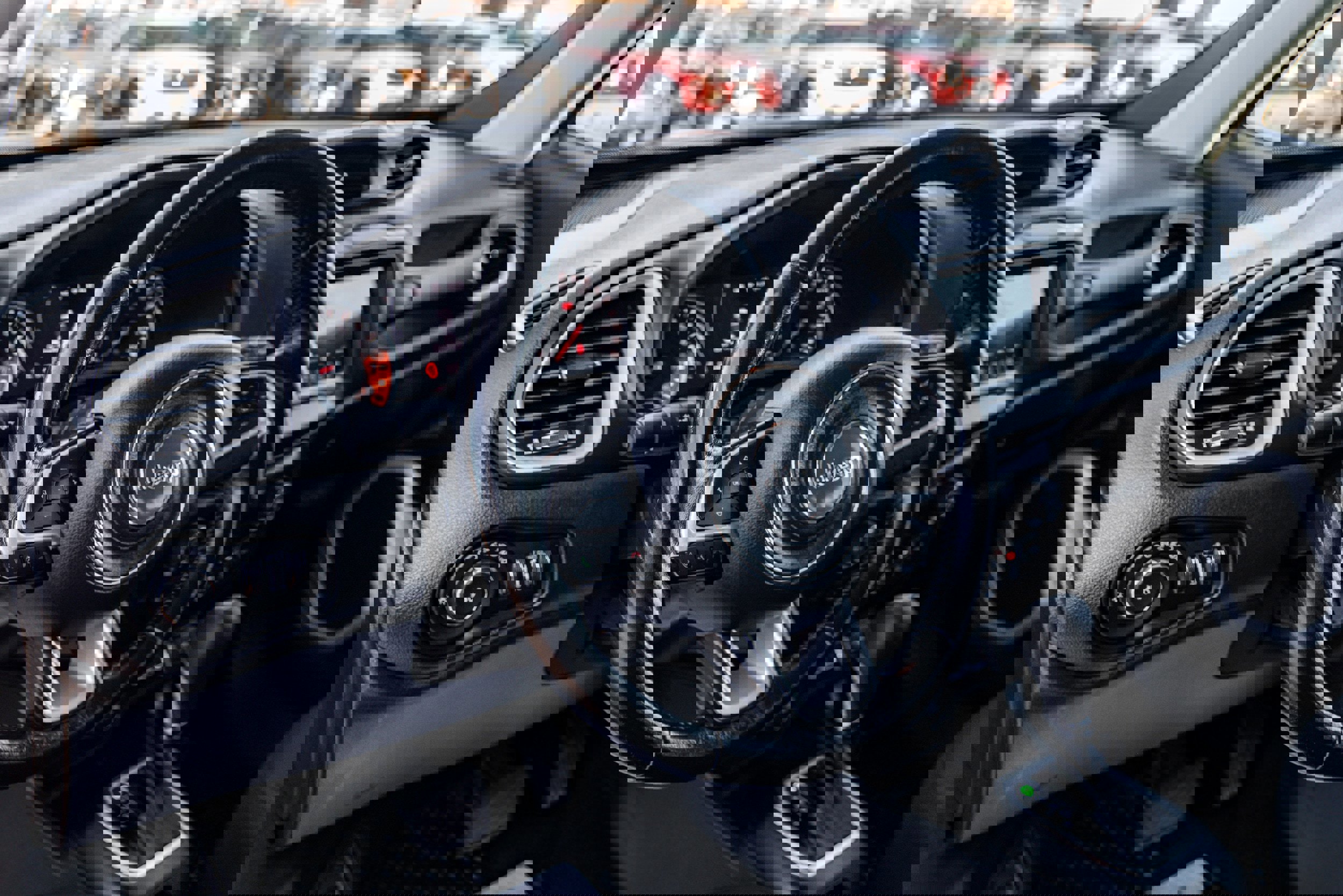 Used 2018 Jeep Renegade Latitude w/ Cold Weather Group image 8