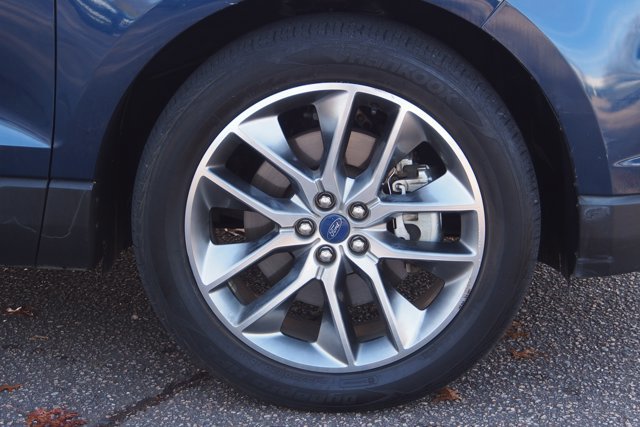 Certified 2017 Ford Edge Titanium w/ Equipment Group 301A image 9