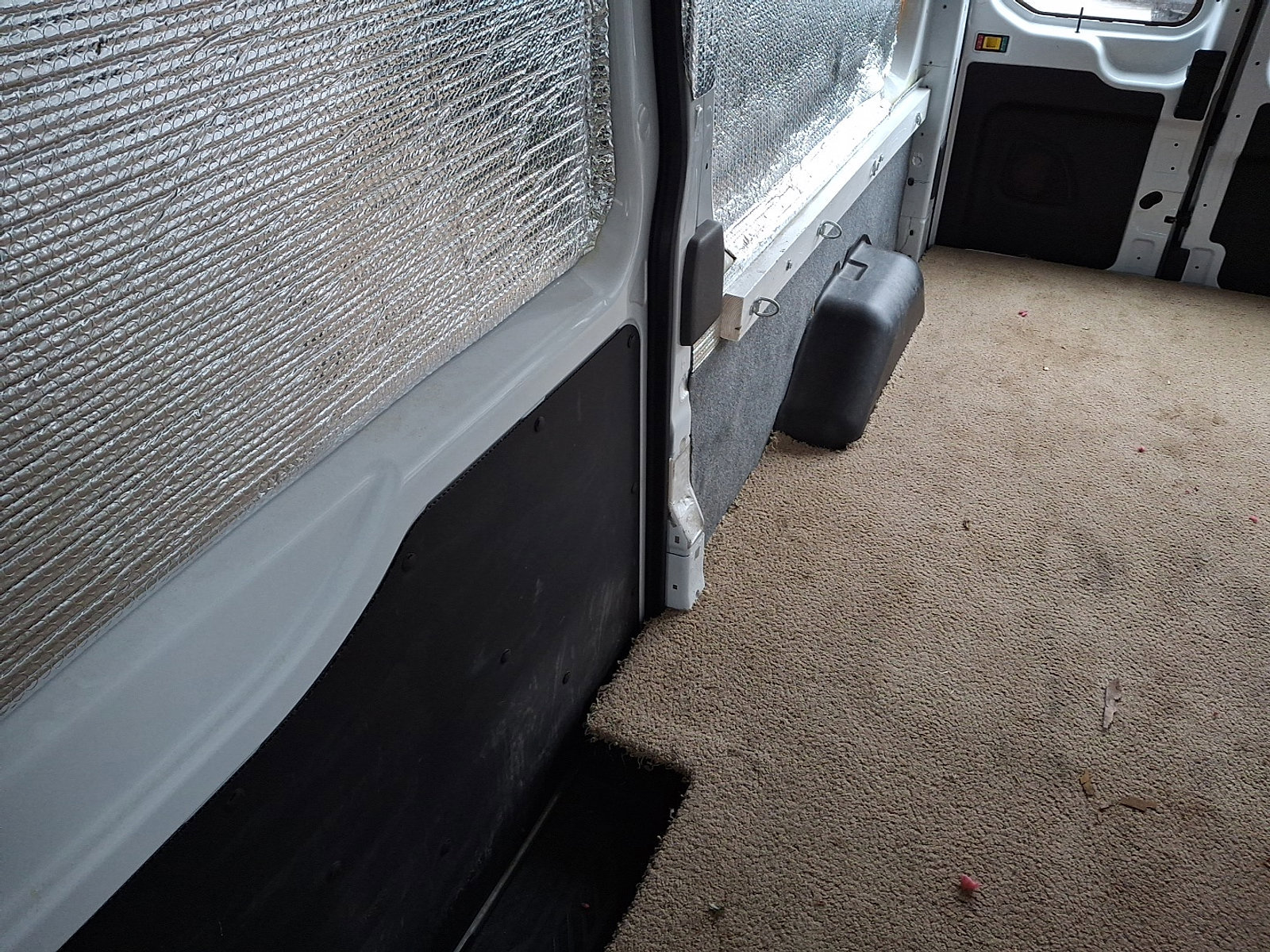 Certified 2022 Ford E-Transit image 18