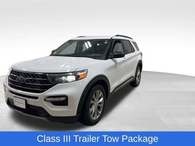 Certified 2020 Ford Explorer XLT w/ Equipment Group 202A image 3